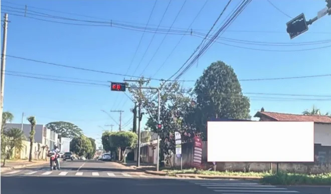ituiutaba-outdoor-placa-painel-comunicacao-visual-midia-ooh-tvindoor-tv-indoor-2310mi