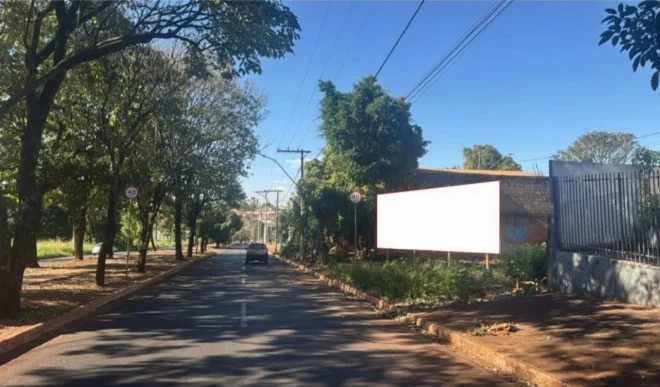 ituiutaba-outdoor-placa-painel-comunicacao-visual-midia-ooh-tvindoor-tv-indoor-2311mi