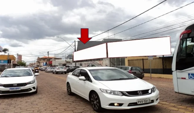 uberaba-cidade-outdoor-placa-painel-comunicacao-visual-publicidade-impulso-house-rua-sao-benedito-de-frente-posto-zema-74op