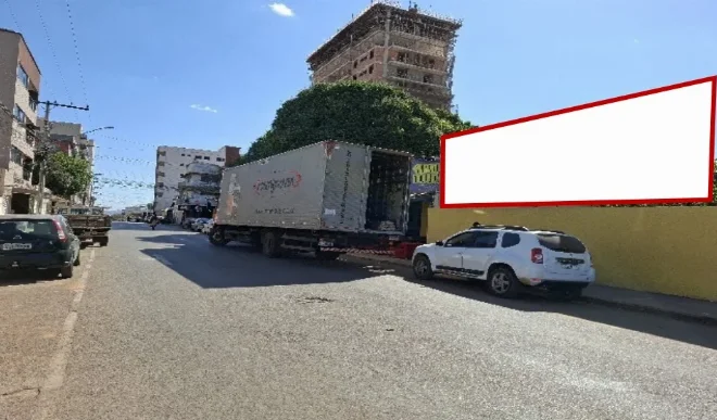 unai-cidade-outdoor-placa-painel-comunicacao-visual-publicidade-impulso-house-488ep