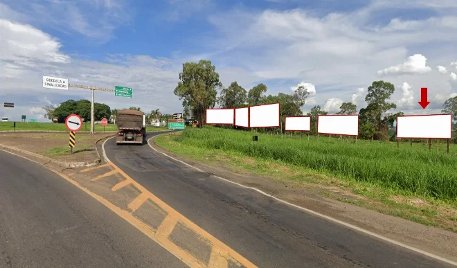 outdoor-cidade-placa-painel-rodoviario-comunicacao-visual-midia-upa-rodovia-araxa-trevo-br262-br452-km694-uberaba-aeroporto-244pp