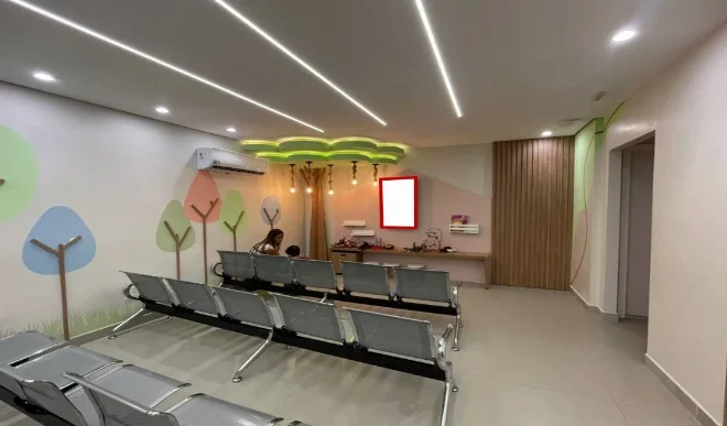 ipatinga-cidade-tv-indoor-placa-painel-comunicacao-visual-midia-ooh-clinica-instituto-de-saude-corujinhas-avenida-castelo-branco-1-tela-807ta