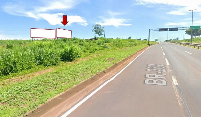 uberaba-cidade-outdoor-placa-painel-comunicacao-visual-midia-ooh-rodovia-br-050-proximo-residencial-2000-placa-direita-sentido-uberaba-246op